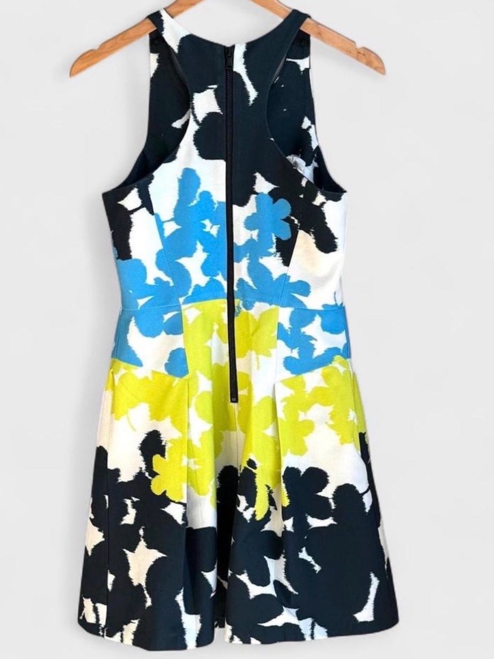 Milly Floral Split Neck Racerback Pleated Minidress Blue Yellow Size 6 - Picture 4 of 16